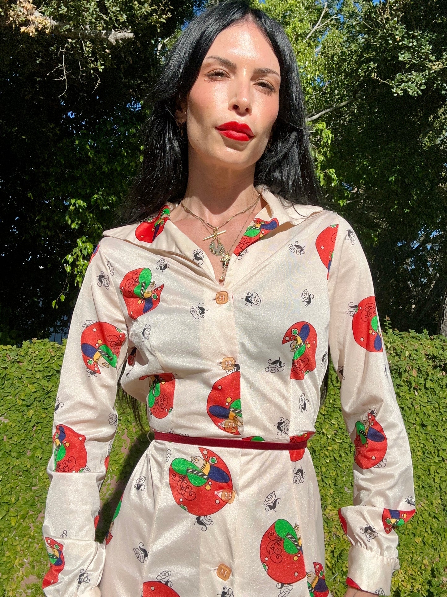 Darling Vintage 1970's Mini Dress with Art Nouveau Novelty Print