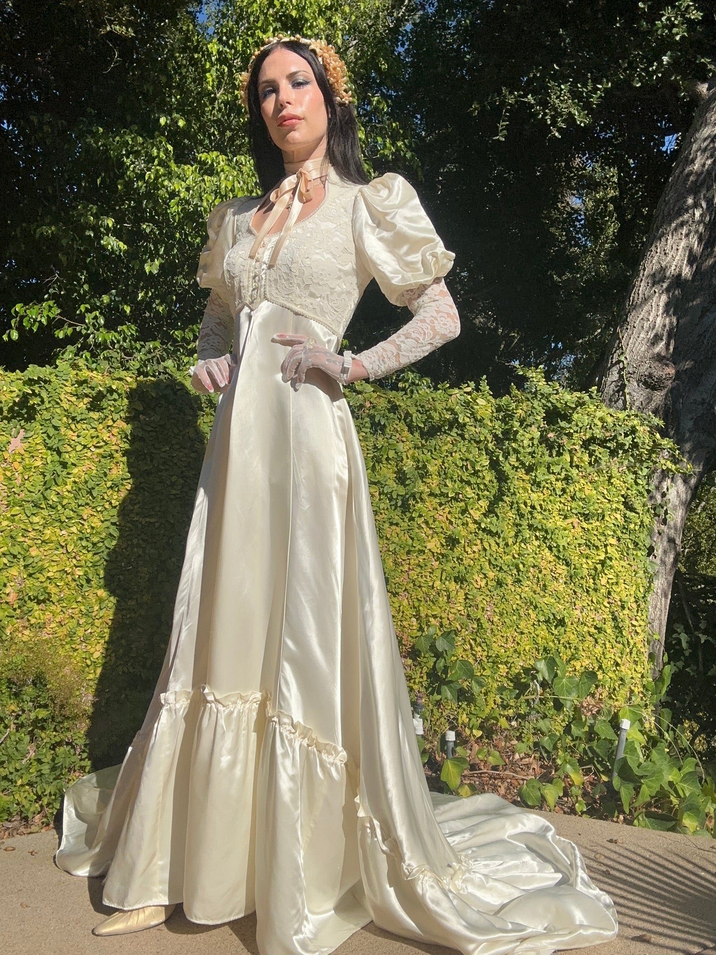 Vintage 1970’s Gunne Sax Renaissance Bridal Collection Wedding Dress in Pearl White