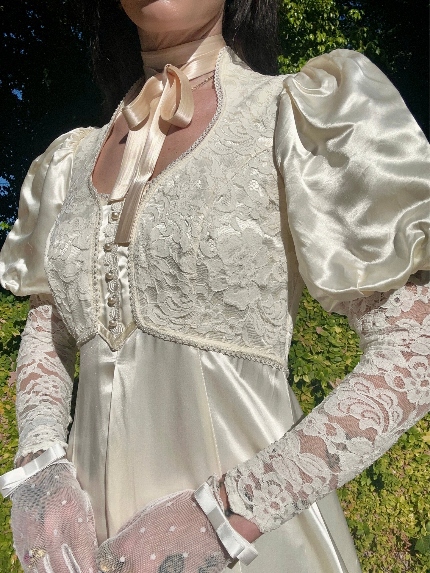 Vintage 1970’s Gunne Sax Renaissance Bridal Collection Wedding Dress in Pearl White