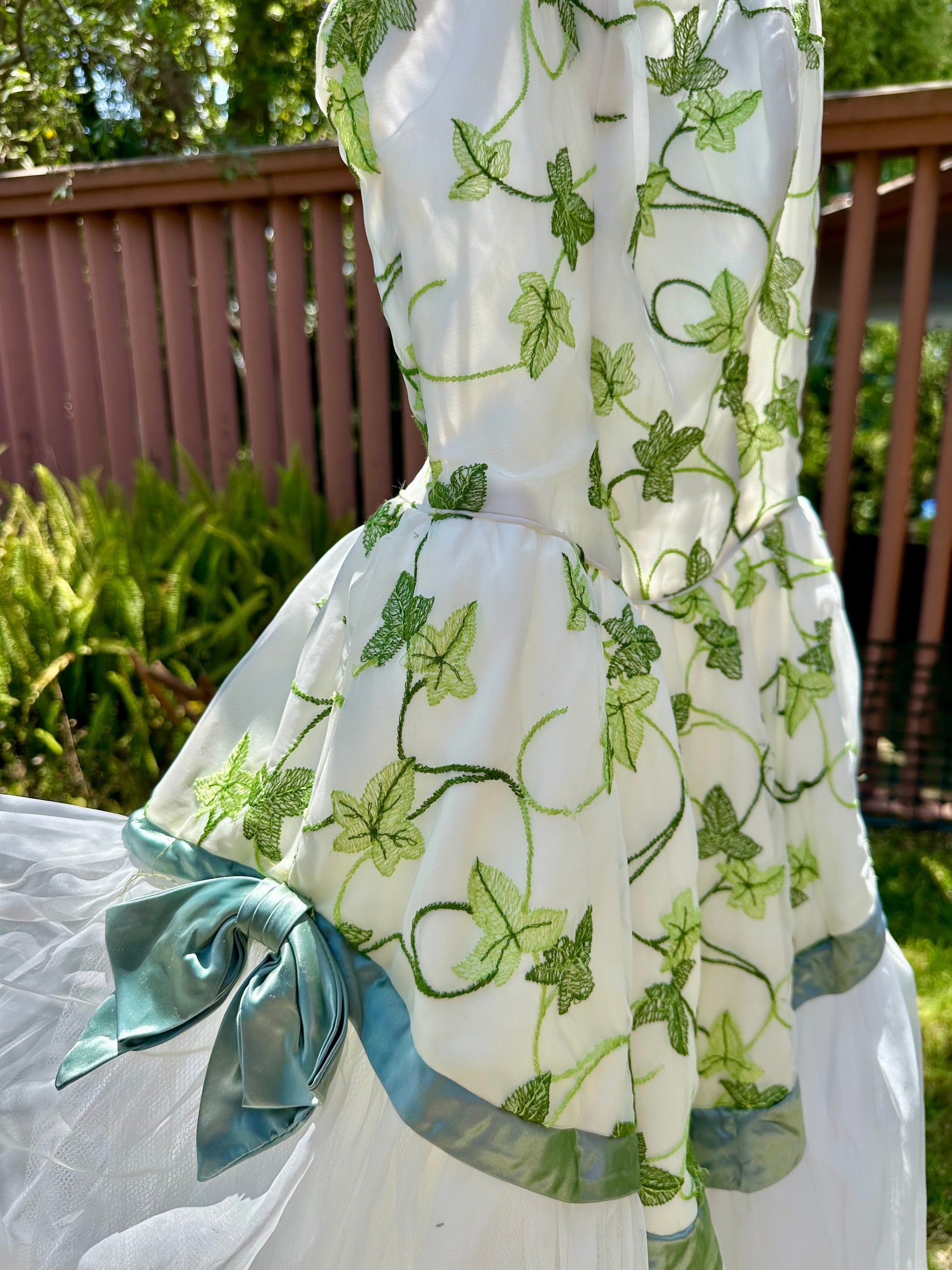 Ethereal Vintage 1950's White and Green Chiffon Garden Gown sacredgardenvintage Ethereal Vintage 1950's White and Green Chiffon Garden Gown sacredgardenvintage